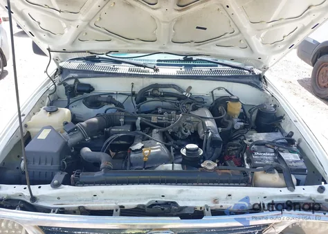 1996 Toyota Tacoma Xtracab z USA, uszkodzony, nr VIN 4TAVL52N0TZ101330